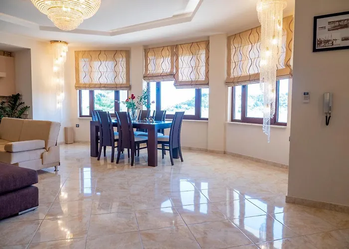 Villa Village View *