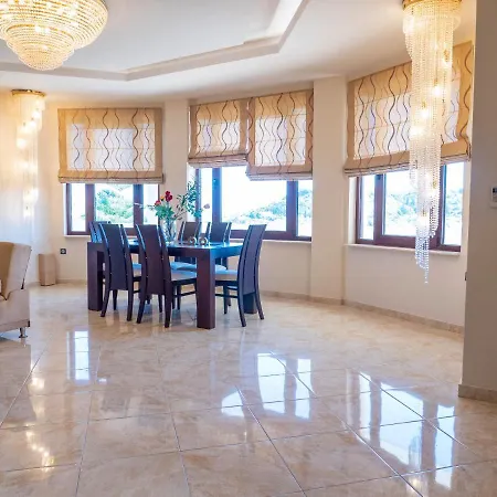 Villa Village View *