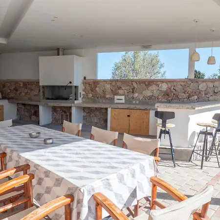 فيلة Village View *